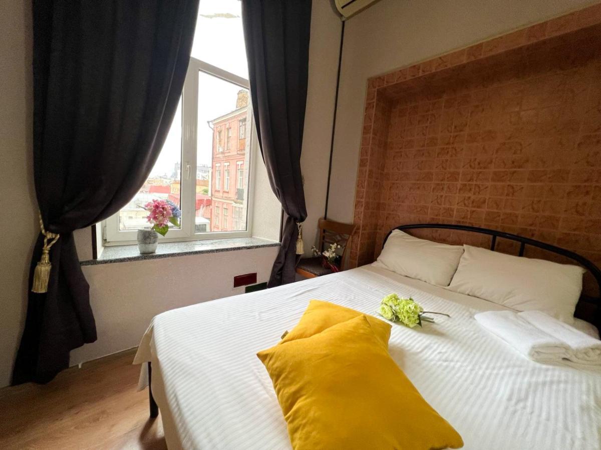 Apartment In The Historic Center Kyiv Exterior photo
