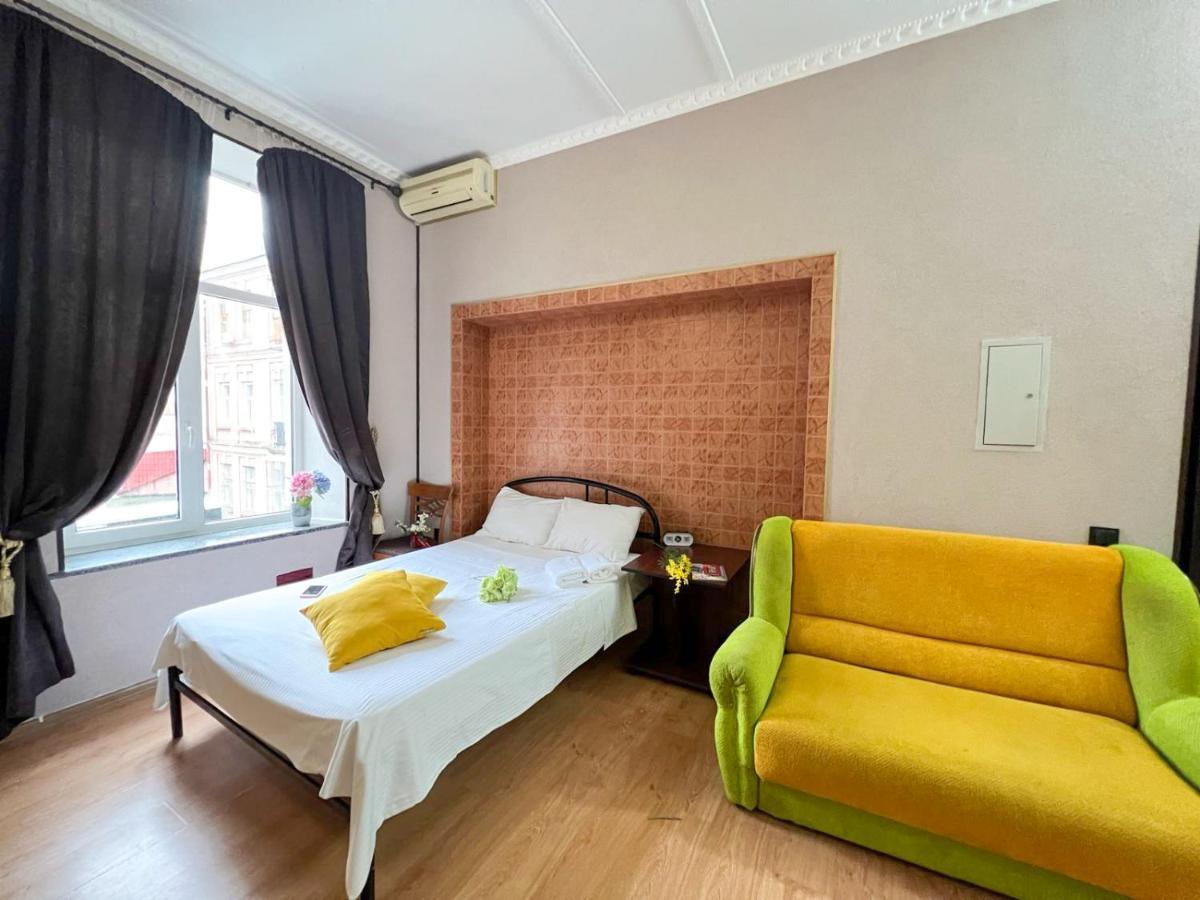 Apartment In The Historic Center Kyiv Exterior photo